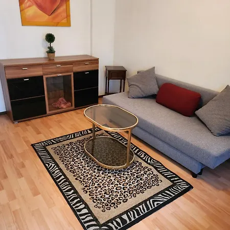 Hbs Bestpreis- Leistung, Naehe City, Bis 5 Personen, 2 Grosse Zimmer, Grosse Kueche, Bad Einfach Und Gut *