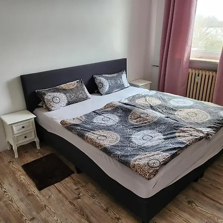 Apartment Hbs Bestpreis- Leistung, Naehe City, Bis 5 Personen, 2 Grosse Zimmer, Grosse Kueche, Bad Einfach Und Gut Halberstadt