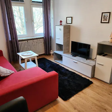 Hbs Bestpreis- Leistung, Naehe City, Mit Parkplatz, Sie Waehlen 1 Oder 2 Grosse Fuer 1- 5 Personen Grosse Kueche, Bad Einfach Und Gut