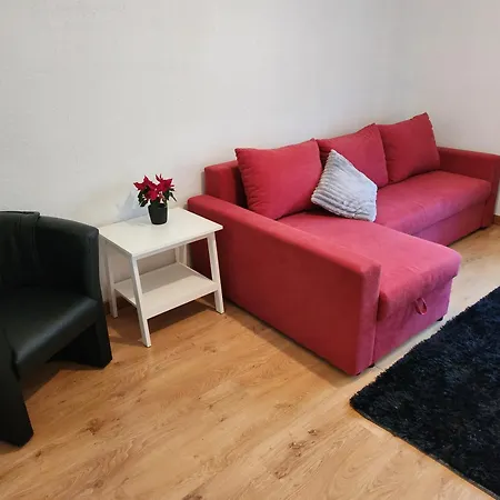 Hbs Bestpreis- Leistung, Naehe City, Bis 5 Personen, 2 Grosse Zimmer, Grosse Kueche, Bad Einfach Und Gut * Halberstadt