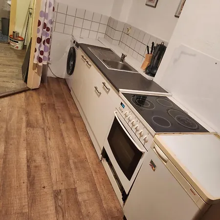 Hbs Bestpreis- Leistung, Naehe City, Mit Parkplatz, Sie Waehlen 1 Oder 2 Grosse Fuer 1- 5 Personen Grosse Kueche, Bad Einfach Und Gut Apartament Halberstadt